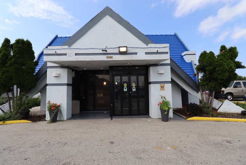 Travelodge by Wyndham Milwaukee - photo 50