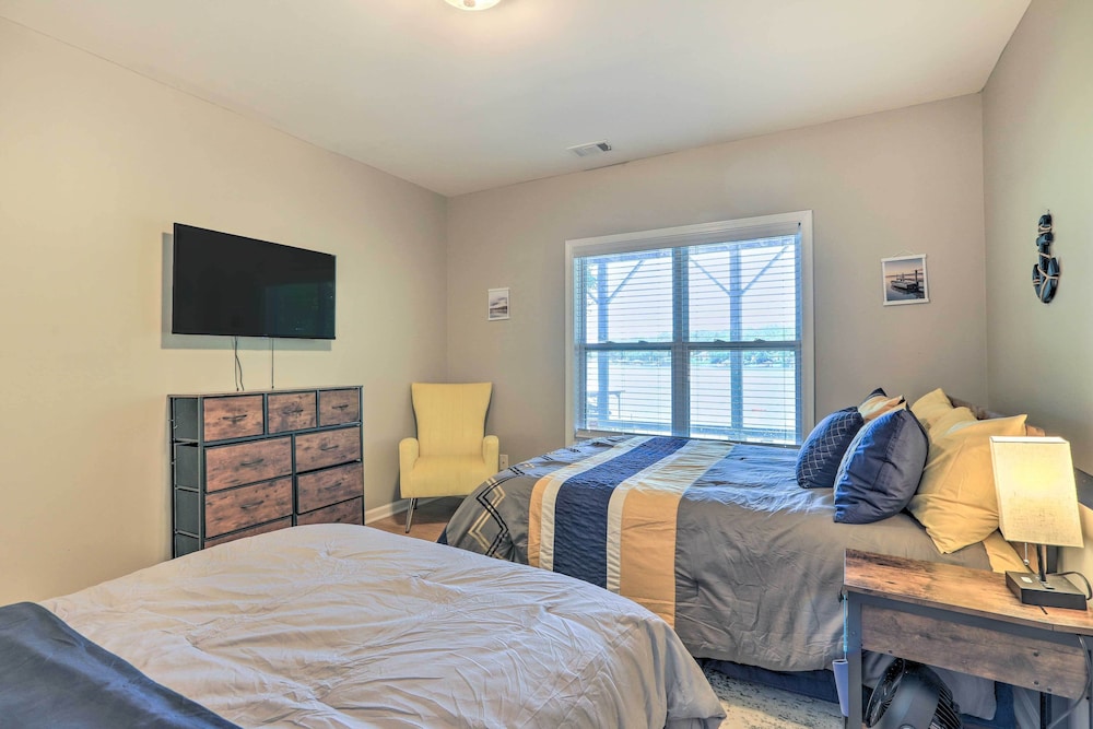 Lakefront Eatonton Getaway with Dock and Grill — hotel in Eatonton