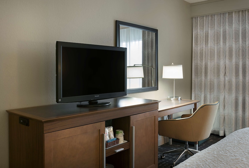 Hampton Inn & Suites Charlotte Pineville - photo 9