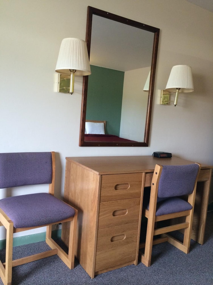Super 7 Motel Sedalia - photo 15
