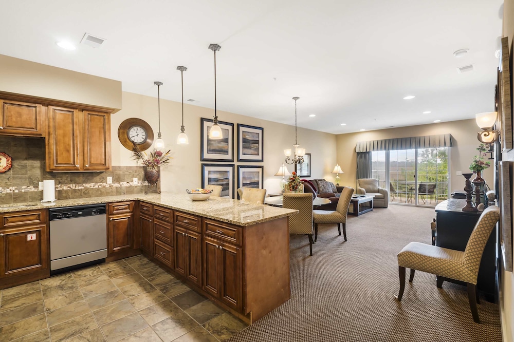 Branson Hills Getaway Sleeps 6 — 4-Star Luxury Hotel in Branson, United States