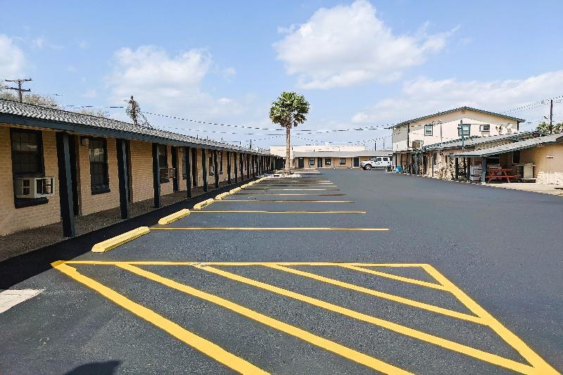 Economy Inn Kingsville - photo 5