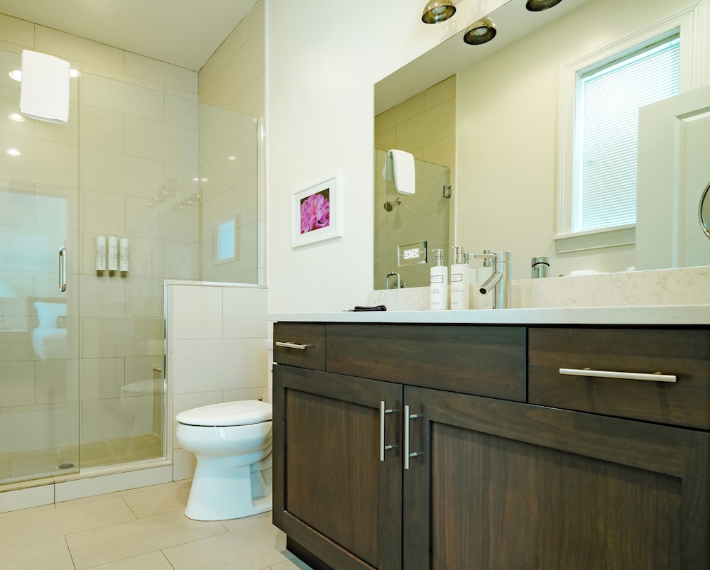 The Guesthouse Hotel - photo 33