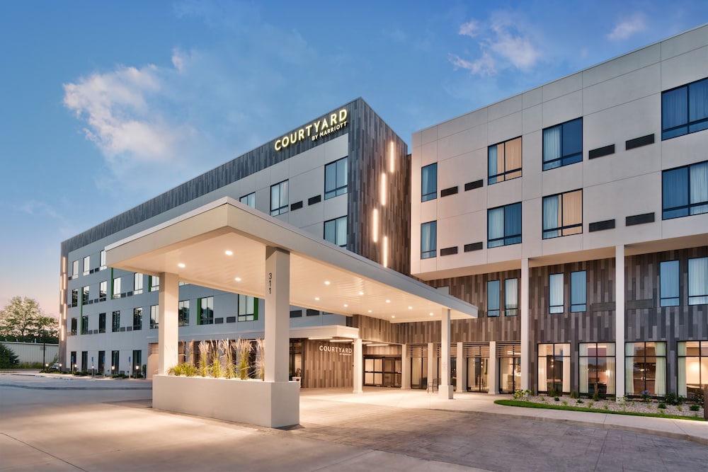 Courtyard by Marriott Ames - photo 20