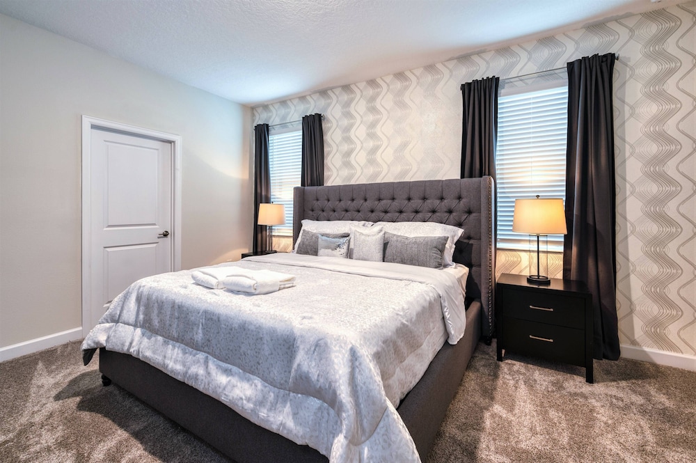 Gorgeous Brand New 7 Bedrooms House With Pool and Game Room at Champions Gate Resort - photo 12