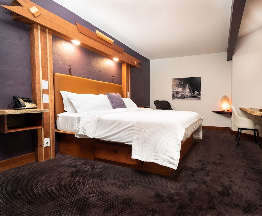 The Horton Hotel and Rooftop Lounge - photo 10