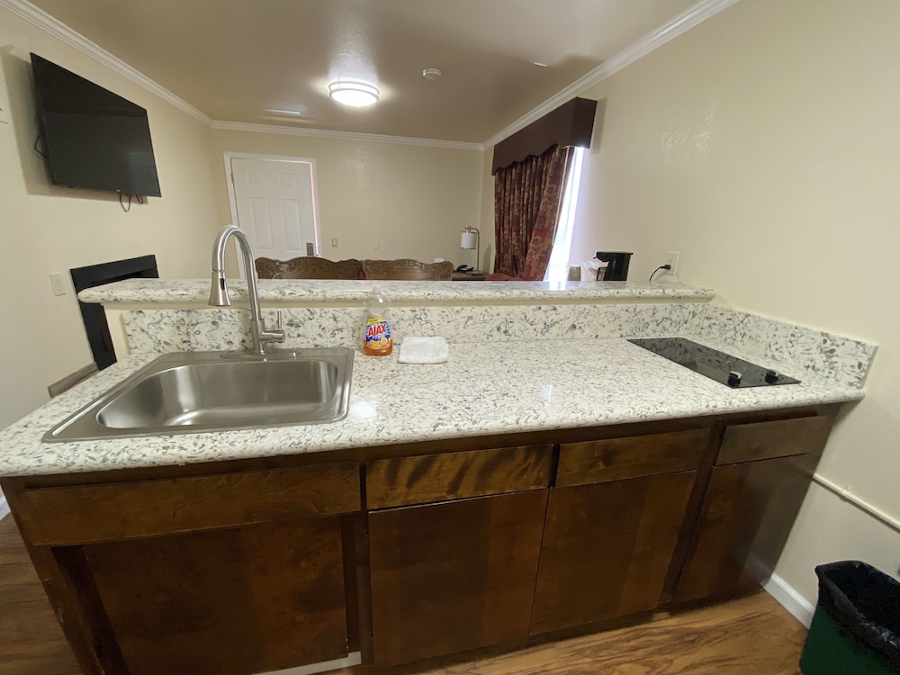 Beachwalker Inn and Suites - photo 22