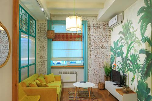 Unique and Beautiful 1BR Apt in Historic Tbilisi by Wehost
