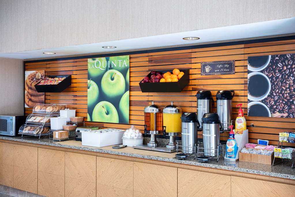 La Quinta Inn & Suites by Wyndham Ocala - photo 26