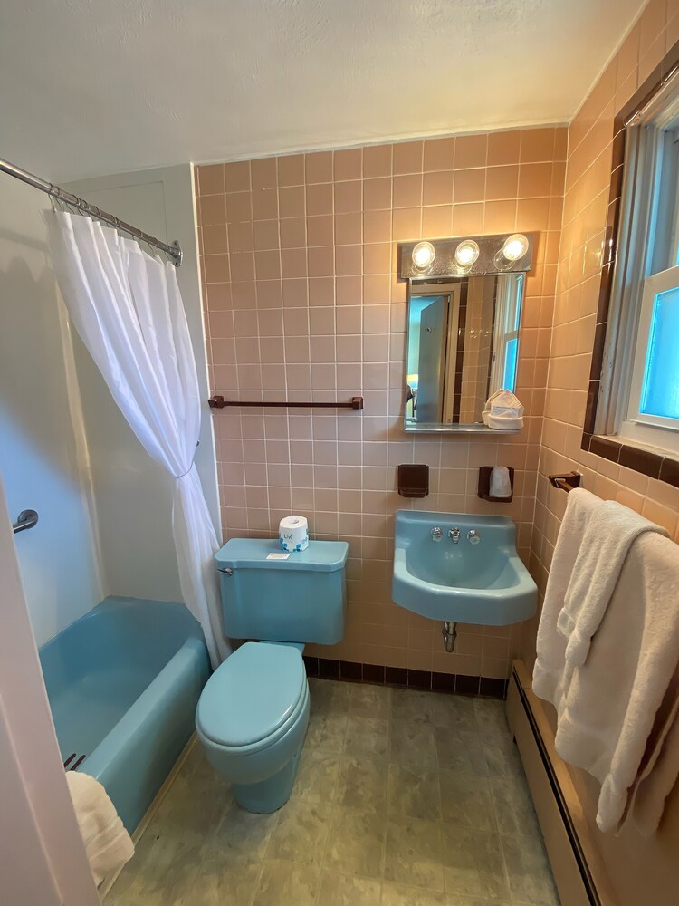 Gale River Motel - photo 45