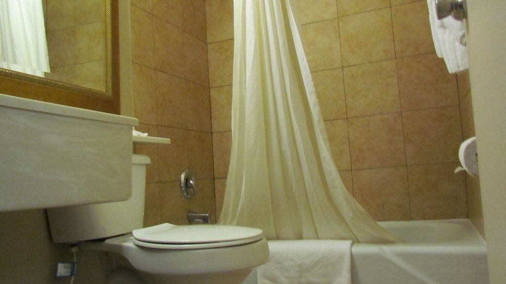 USA Inn and Suites Springfield Ohio - photo 13