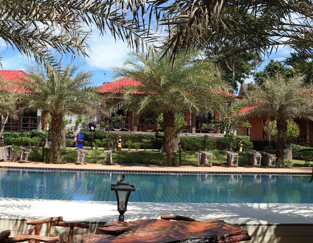 Chomview Resort in Ko Lanta, Thailand