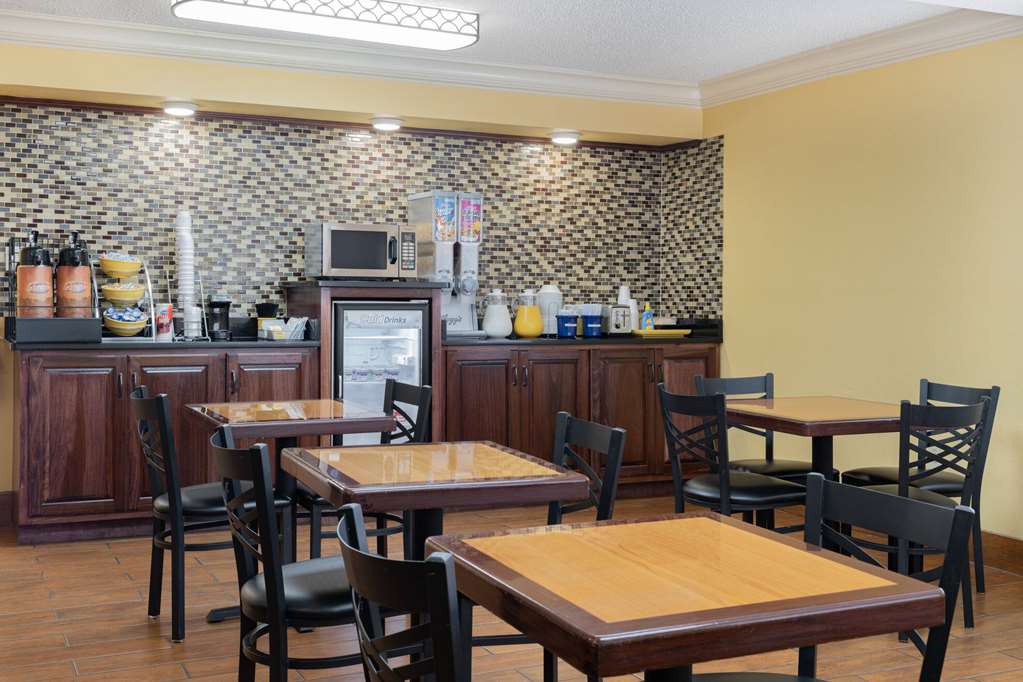 Days Inn by Wyndham Macon I 475 - photo 39