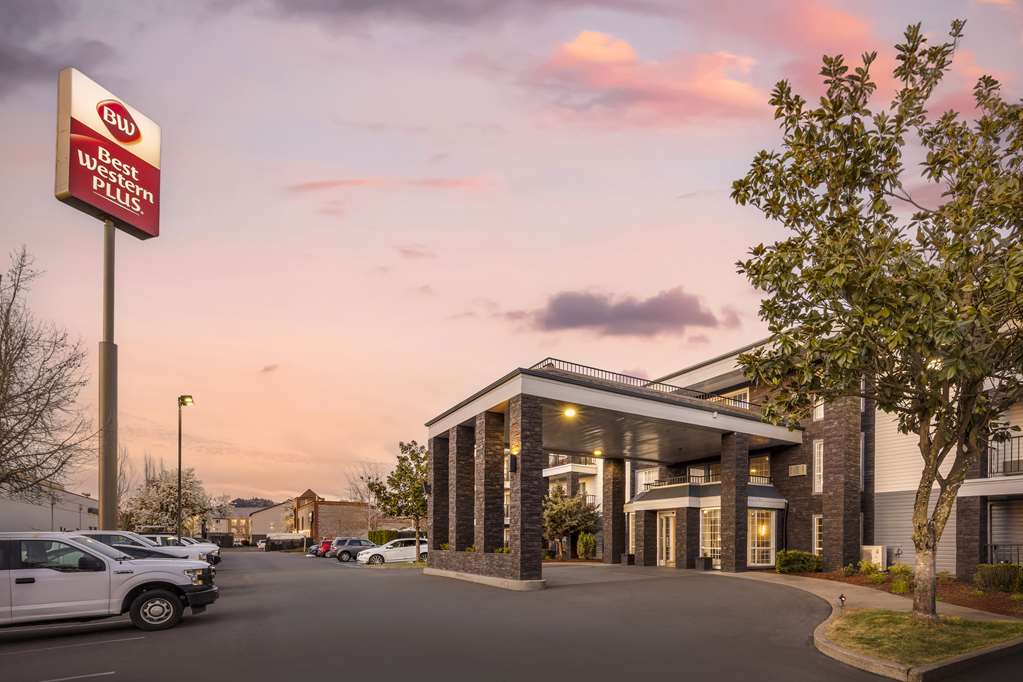 Best Western Plus Grand Manor Inn in Springfield, United States