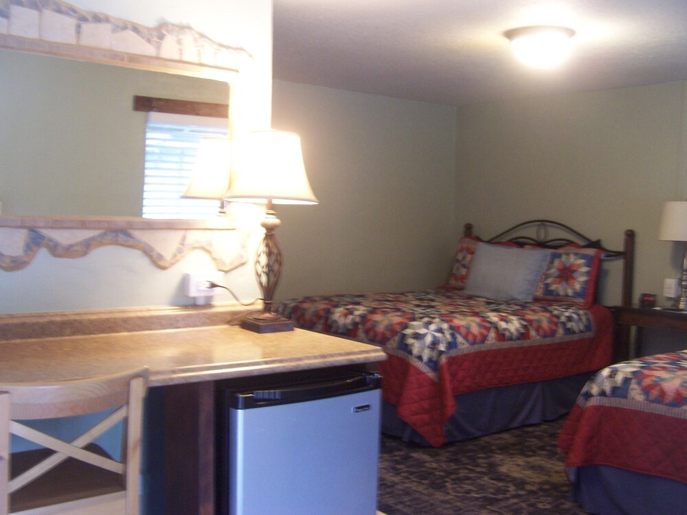 Blanco County Inn - photo 16