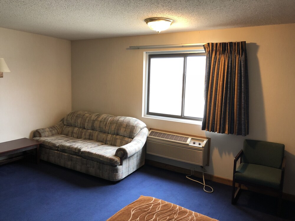 Denison Inn & Suites - photo 25