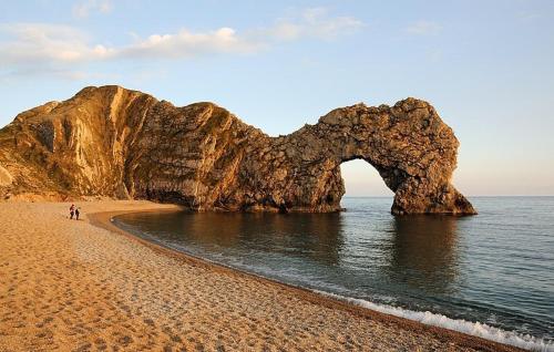 2 6 guests Holiday Chalet in Durdle Door — 4-Star Luxury Hotel in Wareham, United Kingdom