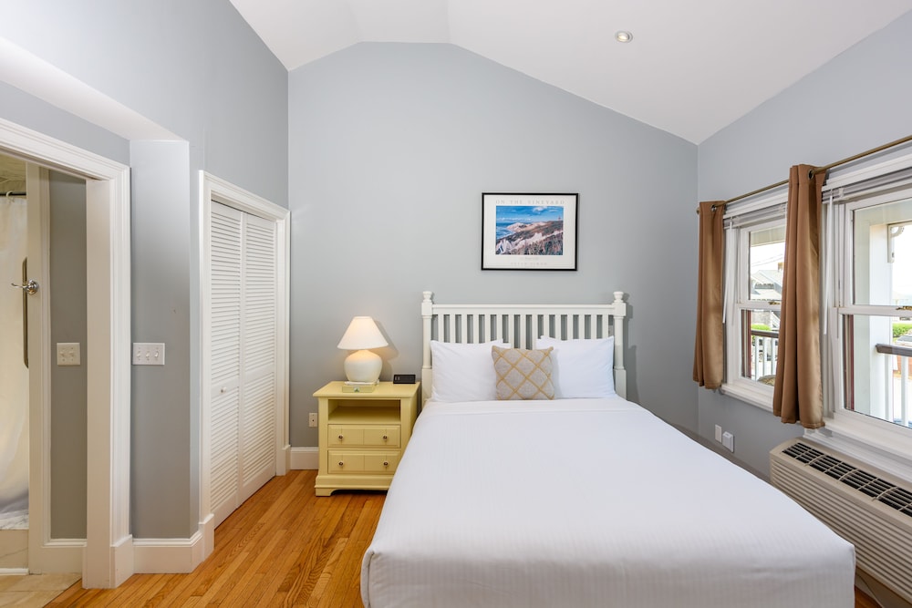 MV Surfside Hotel - photo 18