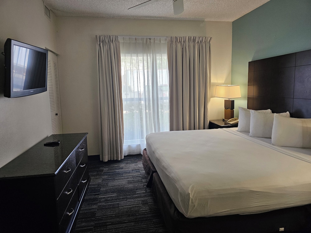 Montreal Suites Orlando By Ihg - photo 9