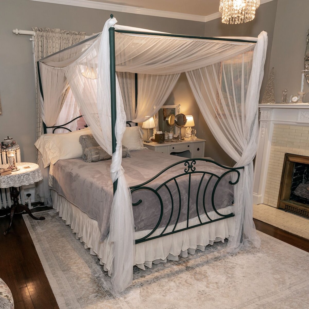 South Broadway Manor - photo 18
