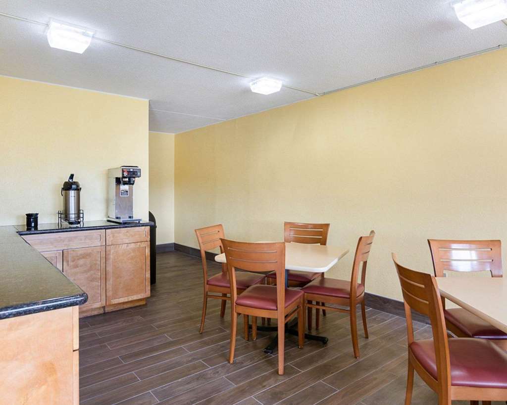 Rodeway Inn Joint Base Andrews Area - photo 21