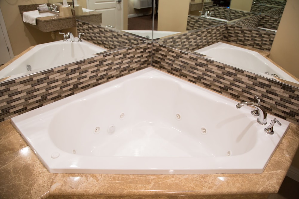Diamond Bell Inn & Suites - photo 28