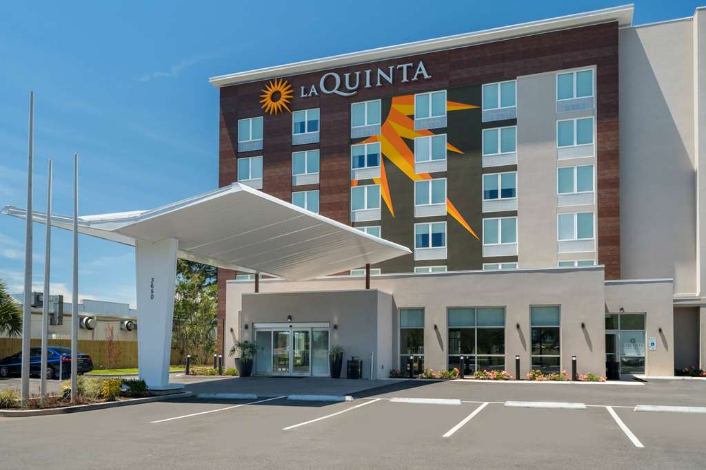 La Quinta Inn & Suites by Wyndham Mobile - photo 9