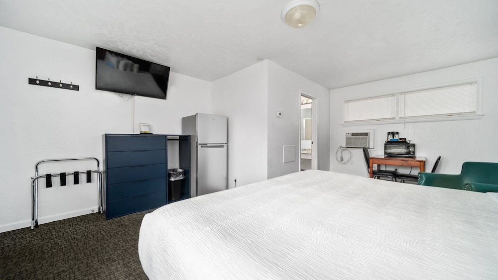 Grand Traverse Motel - photo 23