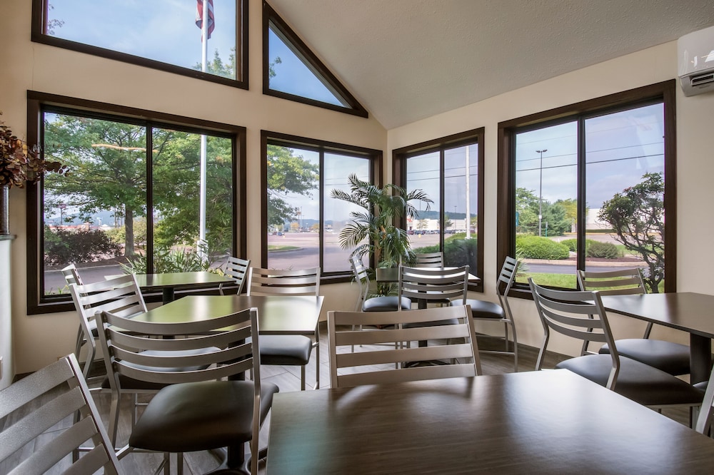 Quality Inn Bloomsburg - photo 37