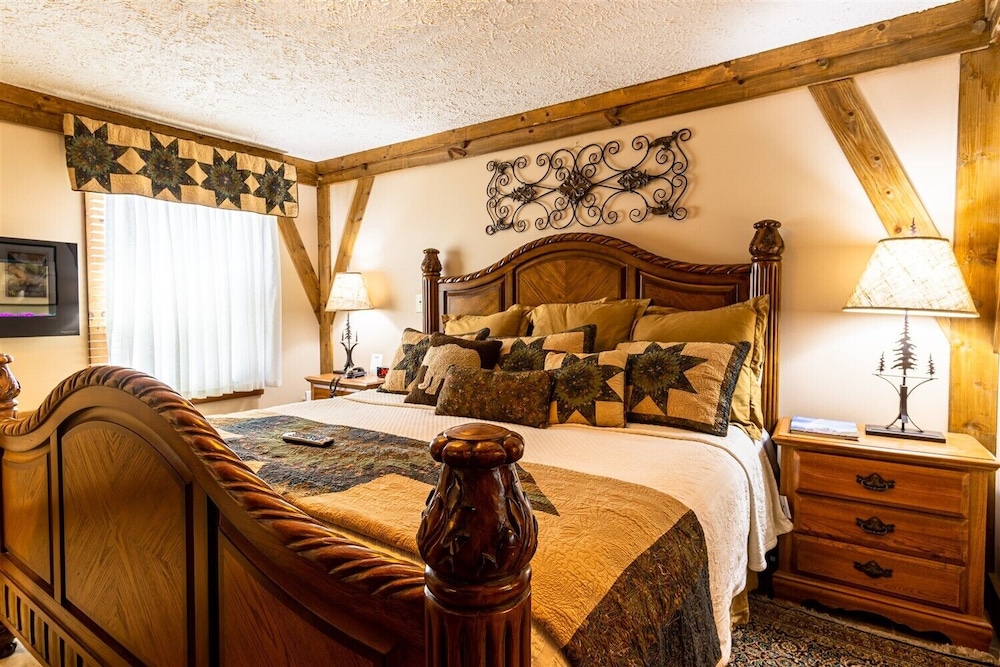 Hemlock Inn — Blowing Rock — photo 4