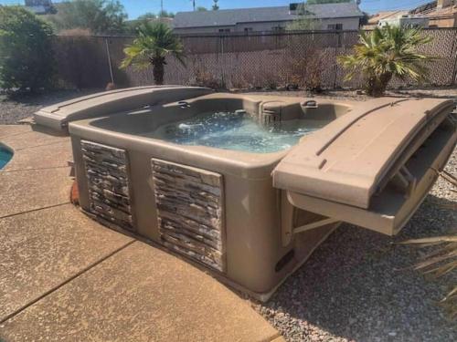 Makin Waves Pool Spa Relaxing Getaway - last minute hotel in Unknown City