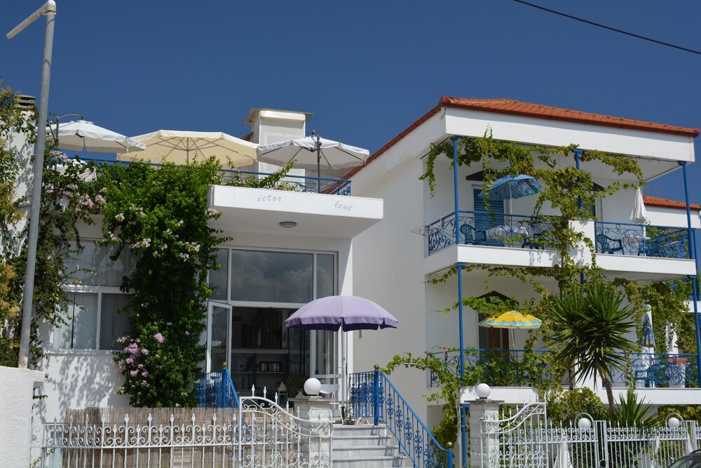 Victor Eleni Hotel — Kassandreia