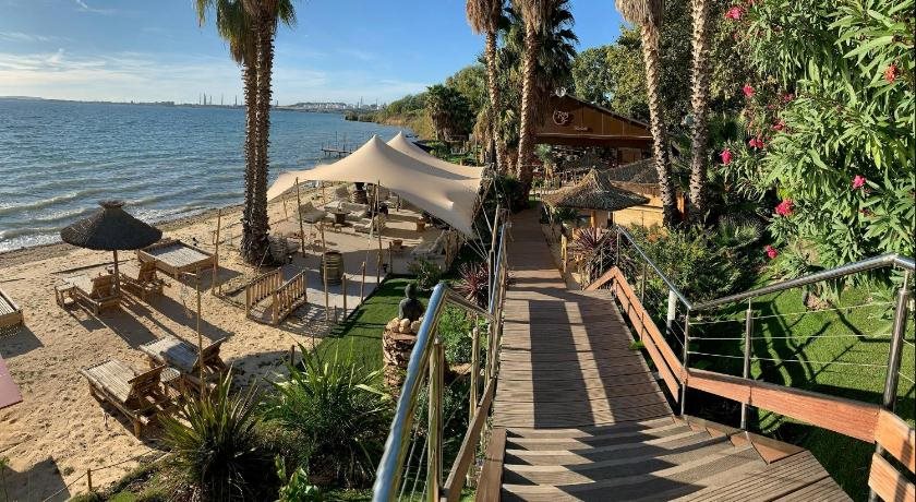 Le Royal Provence - carbon neutral hotel in Rognac