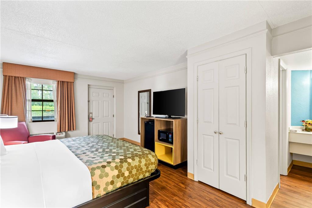 Econo Lodge Augusta North Washington Road - photo 37