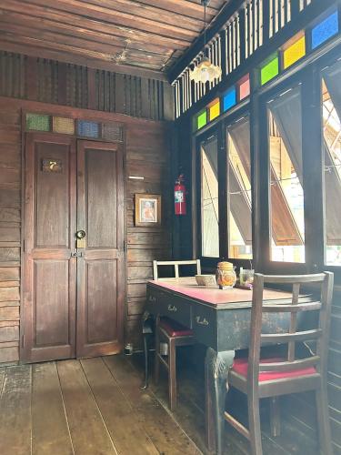 Chest's Place - last minute hotel in Bangkok