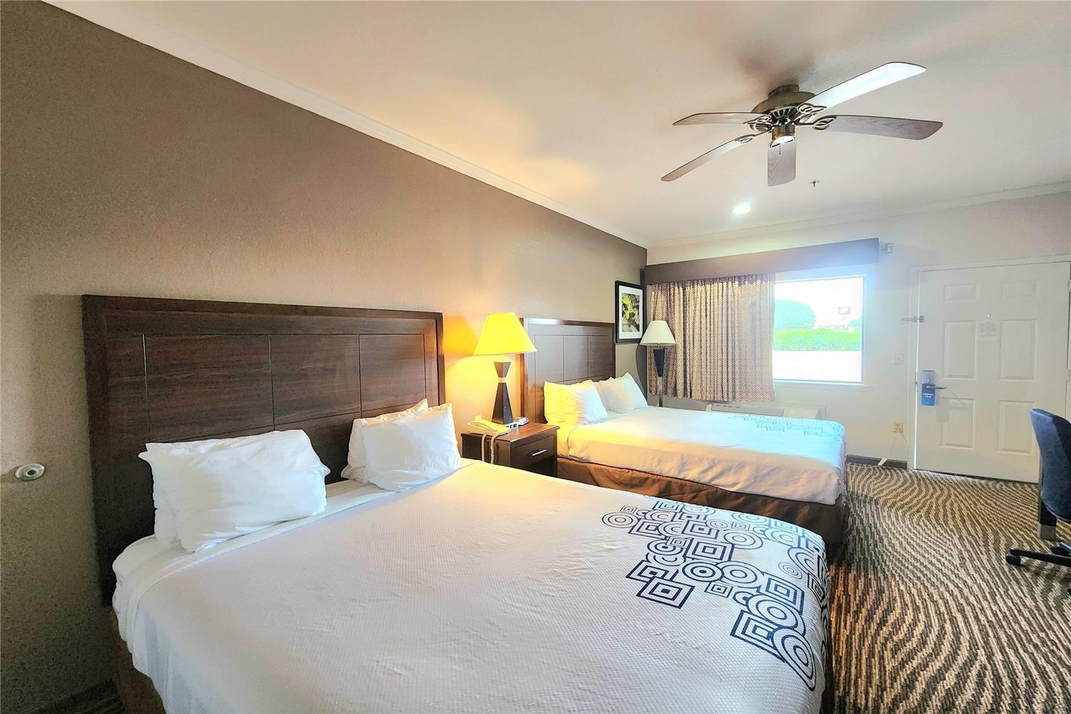 Days Inn by Wyndham Navasota - photo 23