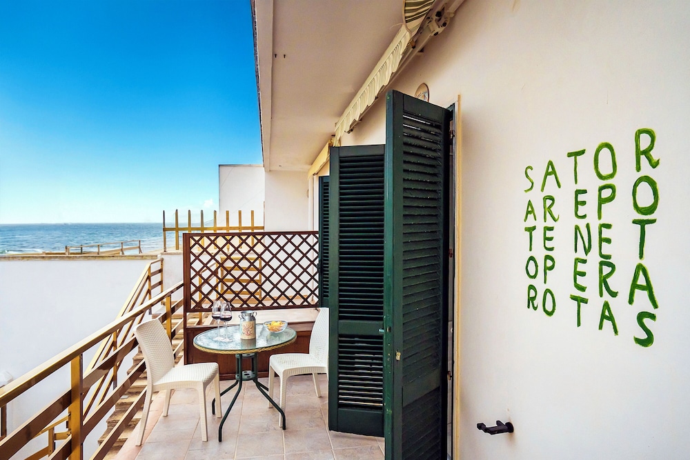 Riva Di Mare Apartment Near The Sea — 4-Star Luxury Hotel in Porto Cesareo, Italy