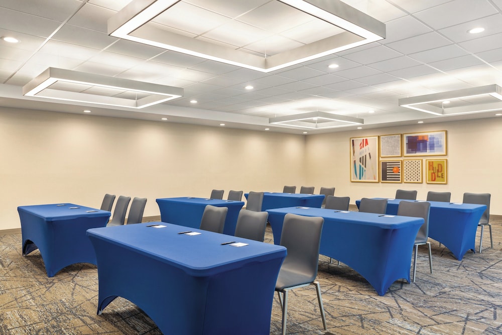 Holiday Inn Express & Suites Bessemer Birmingham SW by IHG - photo 44