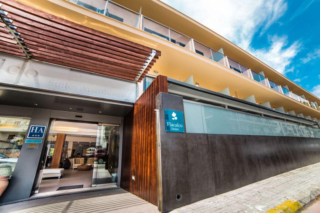 Flacalco Hotel Apartments — Cala Rajada