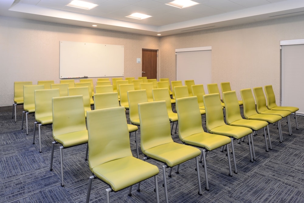 Holiday Inn Express & Suites St. Petersburg Madeira Beach by IHG - photo 67