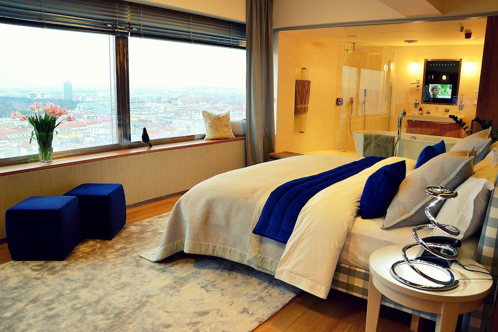 Sky Suite Hotel — Prague — photo 4