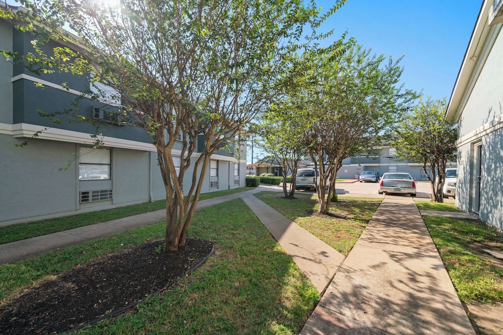 Americas Best Value Inn & Suites Brenham - photo 48