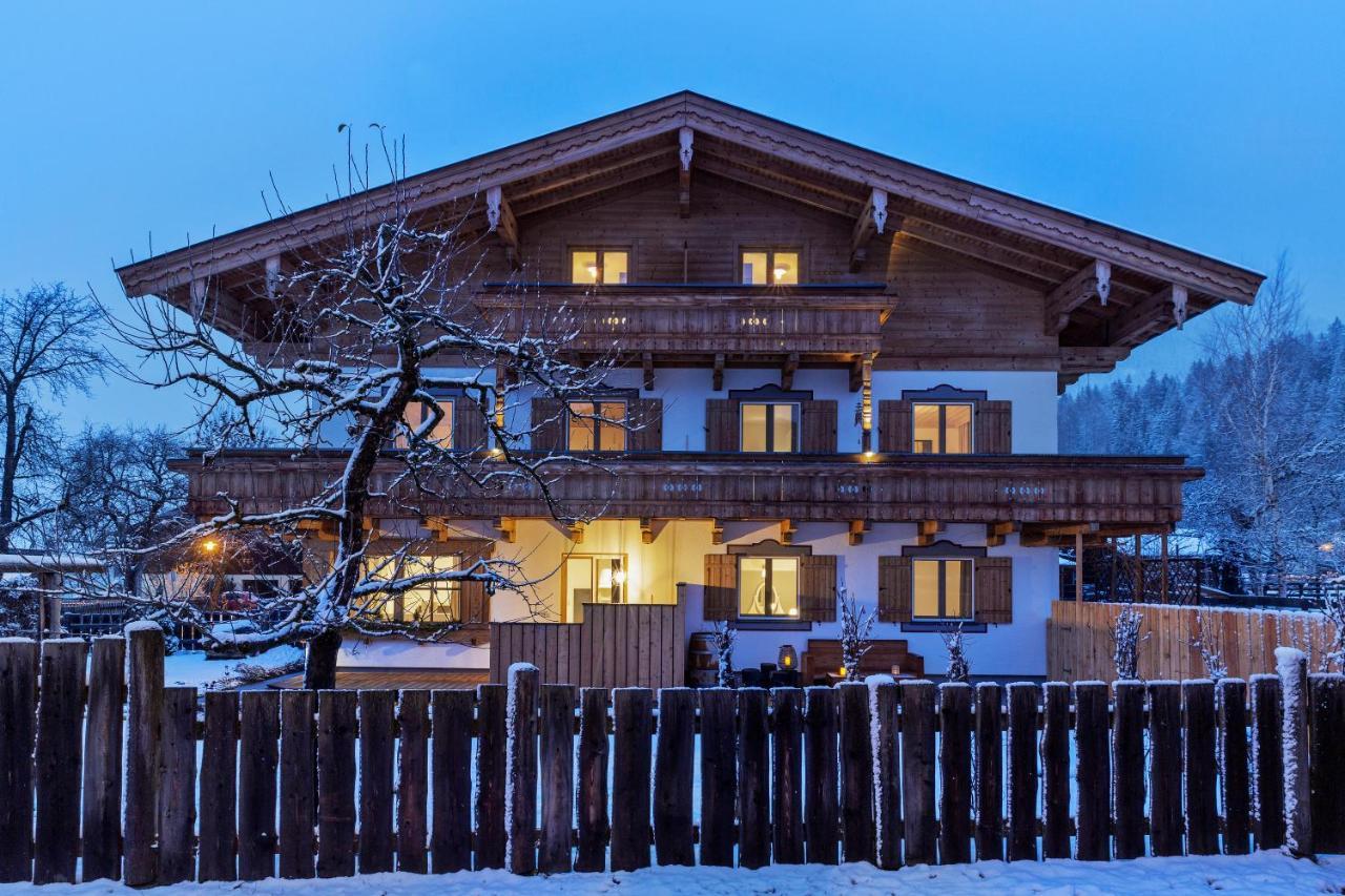 Bewegte Berge Apartments — 4-Star Luxury Hotel in Saalfelden Am Steinernen Meer, Austria