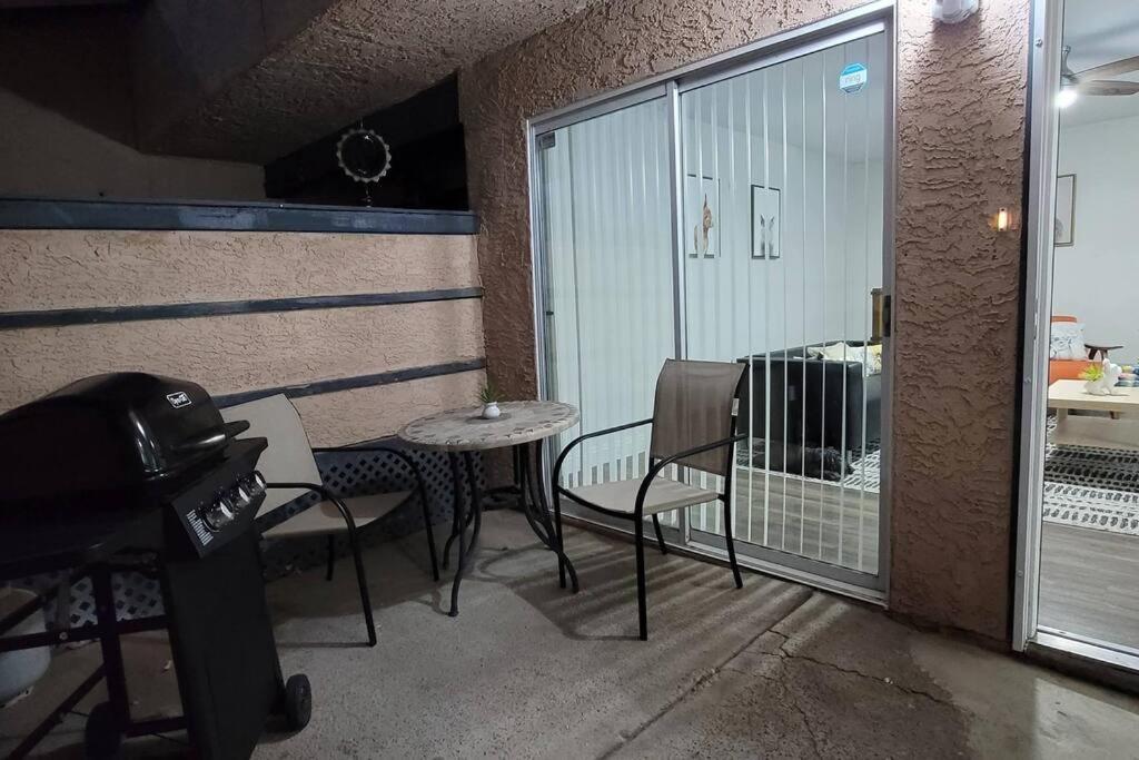 L Fully Remodeled And Professionally Decorated