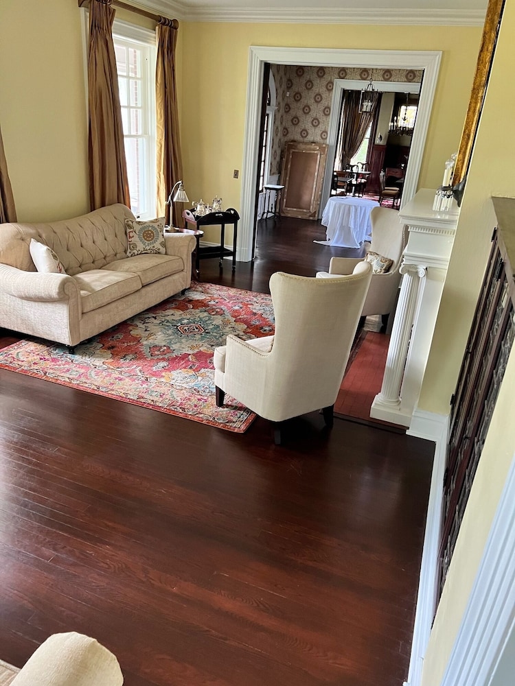 Huffman Manor Inn - photo 40