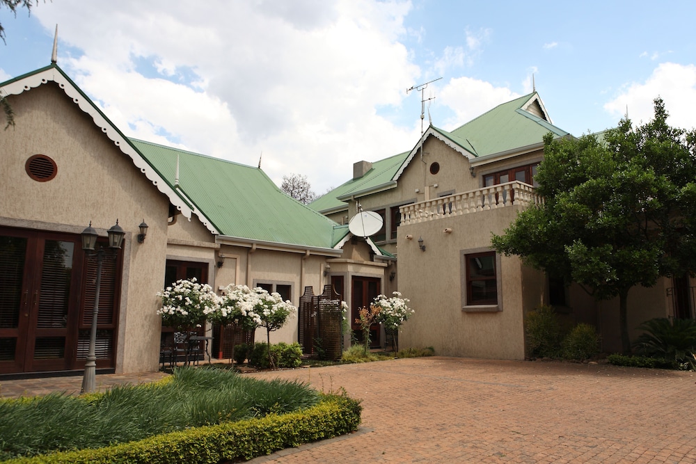 Candlewoods Guesthouse — 4-Star Luxury Hotel in Centurion, South Africa