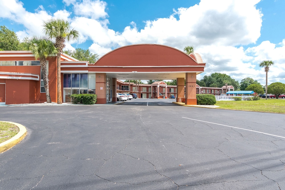 OYO Hotel Mustang Silverspring FL - photo 22