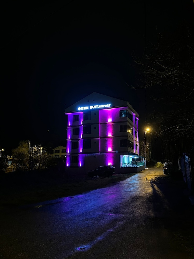 Ozn Suıt Aırport in Arnavutkoey, Turkey