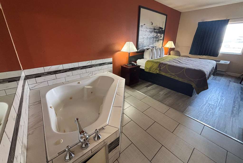 Super 8 by Wyndham Pontoon Beach IL St. Louis MO Area - photo 10