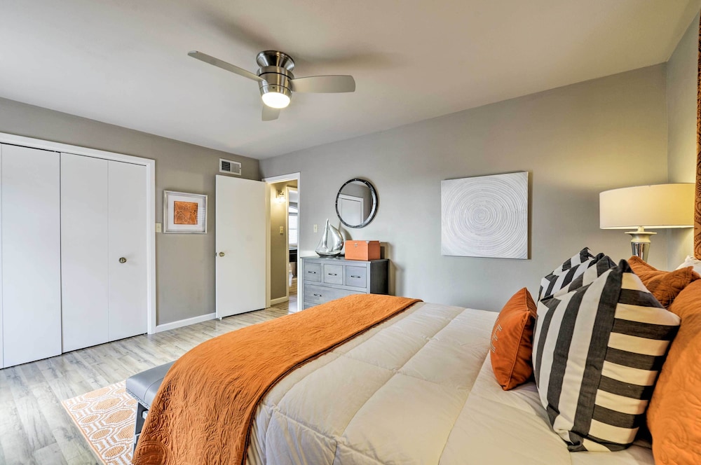 Bright n Breezy Waterfront Lake Granbury Getaway in Granbury, United States